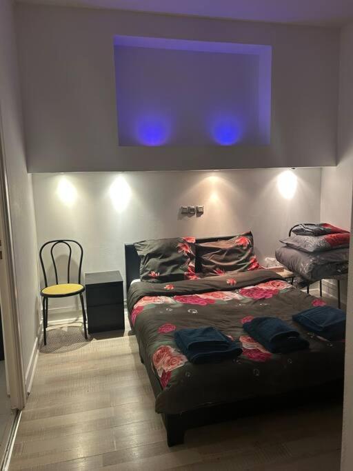 Superbe Appartement Avec Parking Gratuit Vaulx-en-Velin Exterior photo